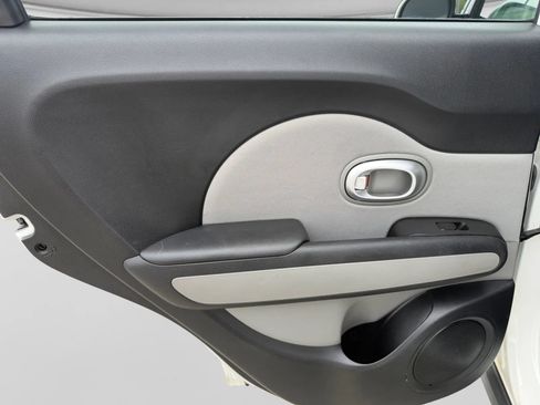 Used 2016 Kia Soul FWD image 24