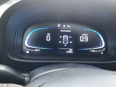 Certified 2023 Hyundai Venue SEL image 23