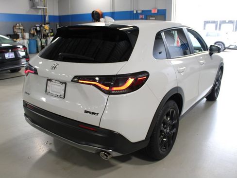 Used 2025 Honda HR-V Sport image 22