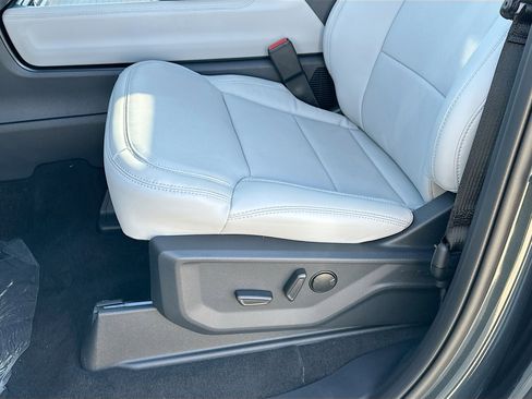 New 2025 Ford Expedition Max Platinum w/ Driver's Package image 14