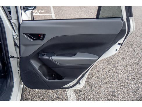 Used 2024 Subaru Crosstrek 2.0i Premium image 19