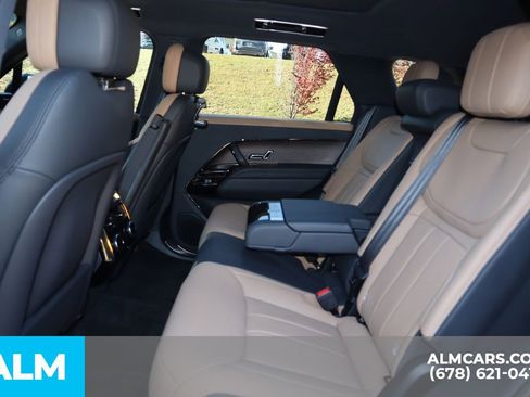 Used 2023 Land Rover Range Rover Sport SE Dynamic image 16
