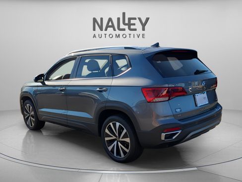 Used 2022 Volkswagen Taos SE image 3