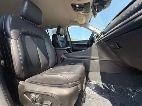 Used 2023 Jeep Grand Cherokee Limited w/ Black Appearance Package AWD/4WD image 28