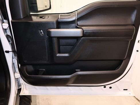 Used 2019 Ford F150 XLT w/ Equipment Group 302A Luxury AWD/4WD image 16