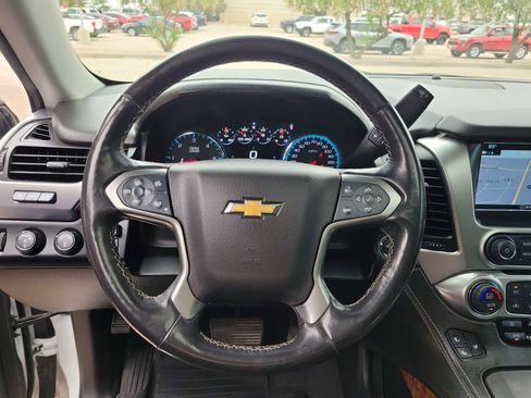 Used 2019 Chevrolet Suburban Premier AWD/4WD image 19