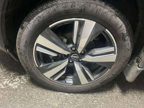 Used 2023 Nissan Rogue SL image 9