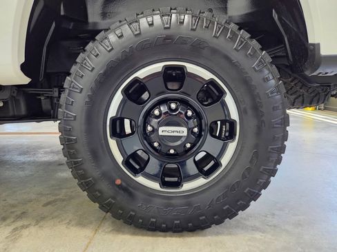 Used 2025 Ford F250 Platinum w/ Tremor Off-Road Package AWD/4WD image 14