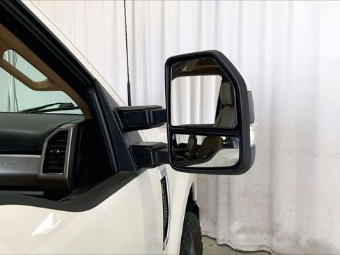 Used 2022 Ford F250 Lariat w/ Lariat Ultimate Package AWD/4WD image 11