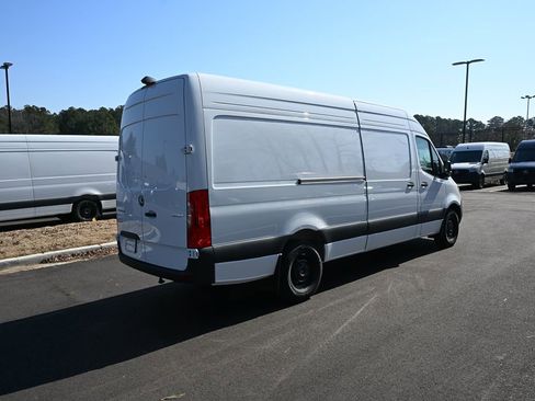 Used 2025 Mercedes-Benz Sprinter 2500 image 23