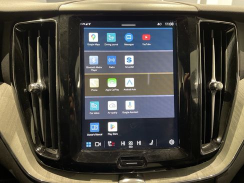 Used 2025 Volvo XC60 B5 Plus image 26