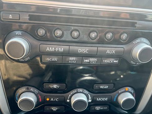 Used 2016 Nissan Pathfinder SV w/ SV Cold Weather Package FWD image 18