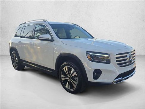 Certified 2025 Mercedes-Benz GLB 250 image 3