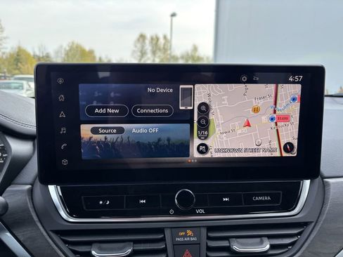 Used 2024 Nissan Altima 2.5 SV w/ SV Premium Package image 16