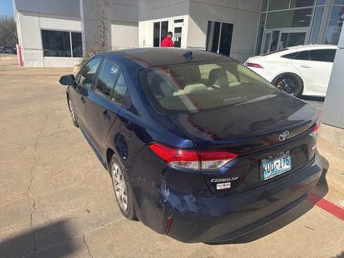 Used 2021 Toyota Corolla LE image 6