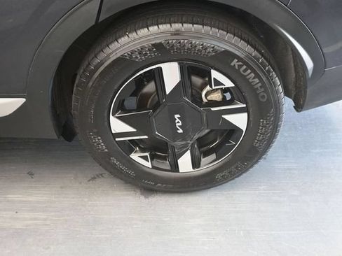 Used 2026 Kia Sportage LX FWD image 12