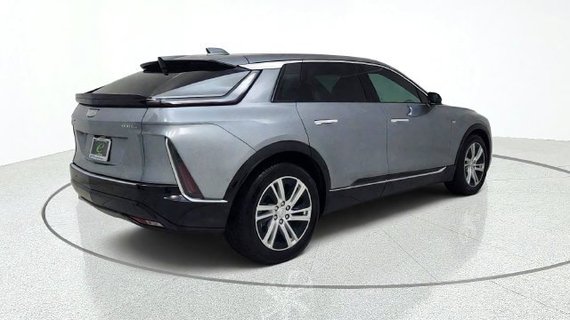 Used 2024 Cadillac Lyriq Tech w/ Driver Assist Package AWD/4WD image 8