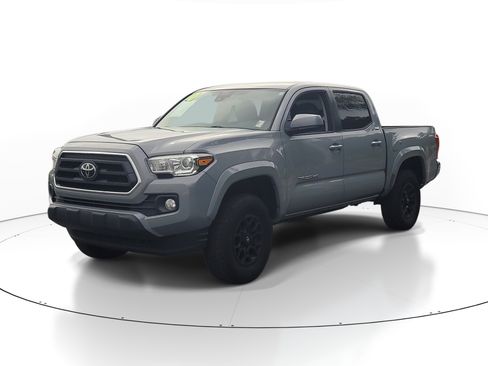 Used 2020 Toyota Tacoma SR5 RWD image 3