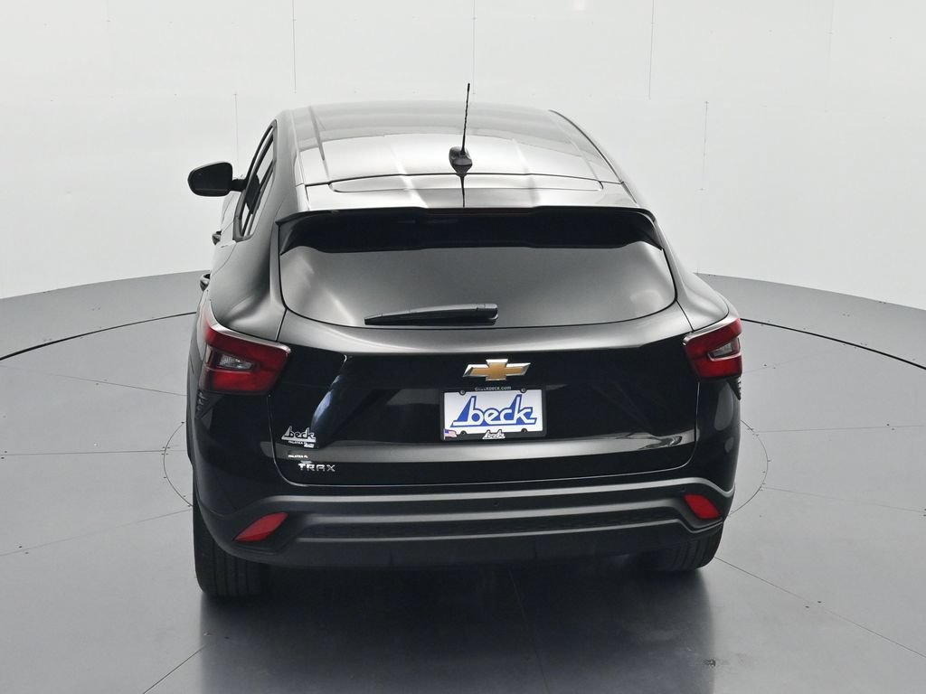 New 2026 Chevrolet Trax LS w/ LS Convenience Package FWD image 33