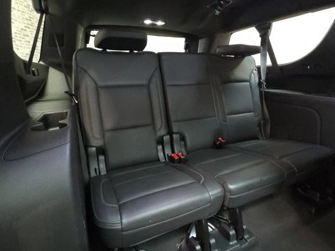 Used 2022 GMC Yukon XL Denali image 16