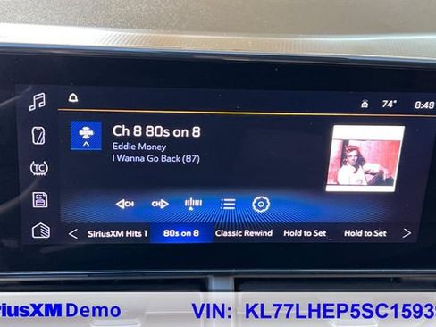 Used 2025 Chevrolet Trax LT FWD image 35