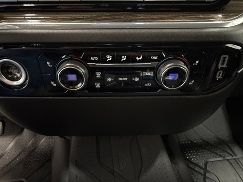 Used 2023 Chevrolet Silverado 1500 LT w/ Protection Package AWD/4WD image 22