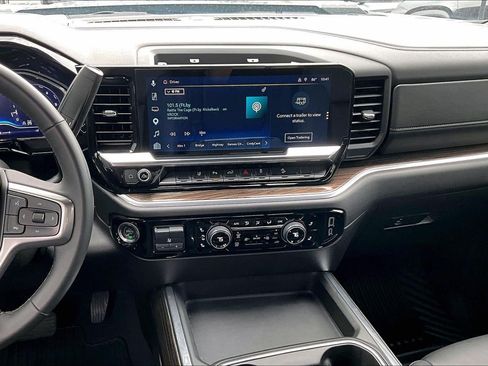 Used 2025 Chevrolet Silverado 2500 LT w/ Trail Boss Package AWD/4WD image 6