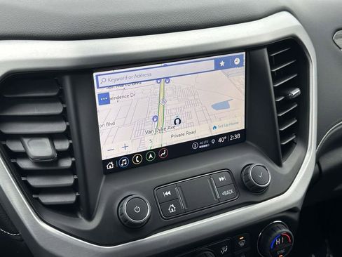 Used 2023 GMC Acadia SLT w/ Preferred Package image 27