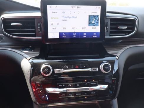 Used 2022 Ford Explorer Limited w/ Hybrid Equipment Group 310A image 19