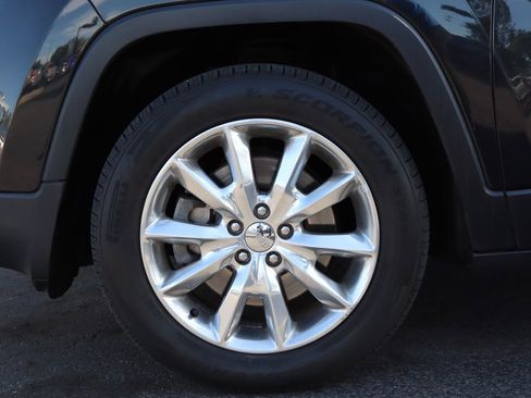 Used 2016 Jeep Cherokee Limited AWD/4WD image 26