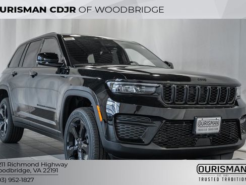 New 2025 Jeep Grand Cherokee Altitude image 1