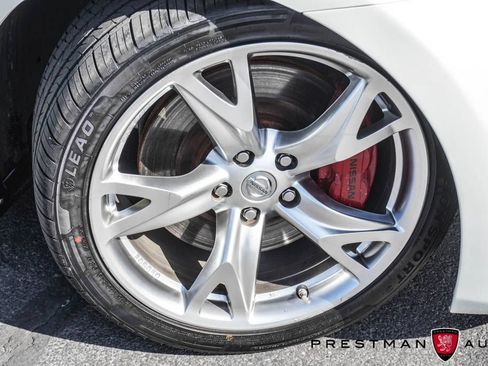 Used 2016 Nissan 370Z Coupe RWD image 2