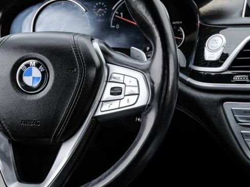 Used 2018 BMW 740i image 24