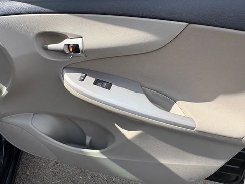 Used 2011 Toyota Corolla LE FWD image 17