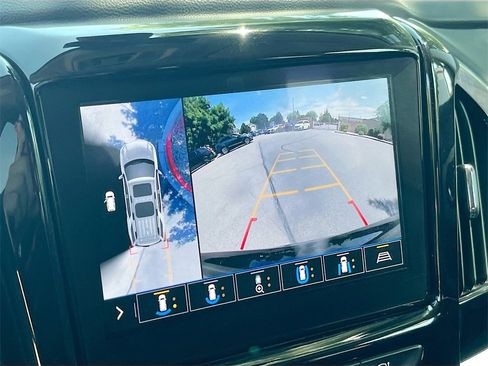 Used 2021 Chevrolet Traverse RS image 14