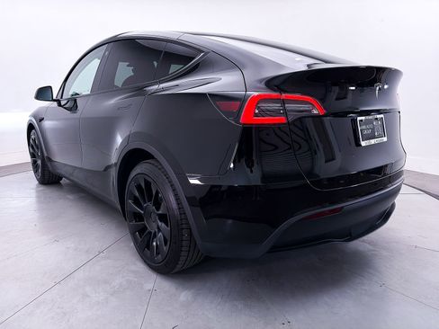Used 2023 Tesla Model Y Long Range AWD/4WD image 12