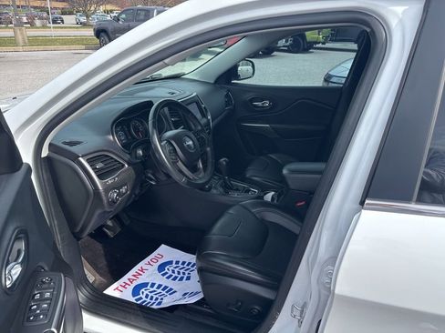 Used 2019 Jeep Cherokee Latitude Plus image 15