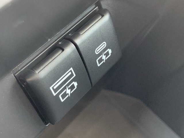 Used 2023 Toyota Camry SE FWD image 29