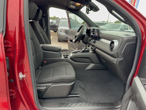 Used 2024 Chevrolet Colorado LT RWD image 13
