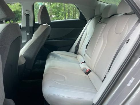 Used 2024 Hyundai Elantra Limited FWD image 15