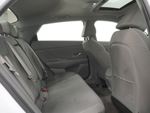 Used 2024 Hyundai Elantra SEL w/ Convenience Package FWD image 12