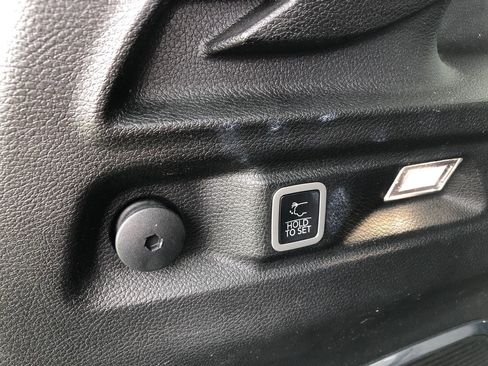 Used 2022 Jeep Grand Cherokee L Limited image 10