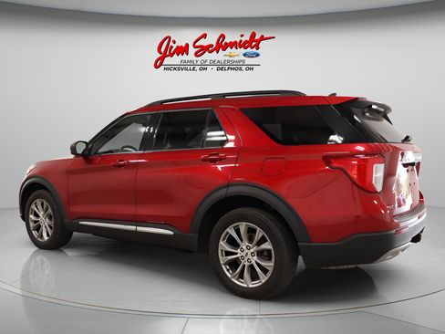 Used 2023 Ford Explorer XLT w/ Equipment Group 202A AWD/4WD image 5