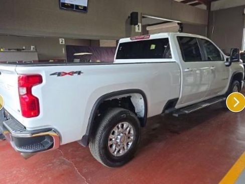 Used 2025 Chevrolet Silverado 3500 LT w/ Convenience Package image 7