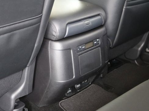 Used 2024 Nissan Armada SL image 24