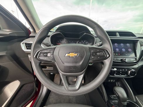 Used 2021 Chevrolet TrailBlazer LT w/ Convenience Package image 16