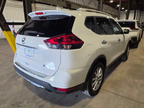 Used 2020 Nissan Rogue S FWD image 2