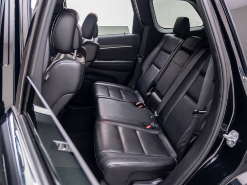 Used 2019 Jeep Grand Cherokee Limited AWD/4WD image 16
