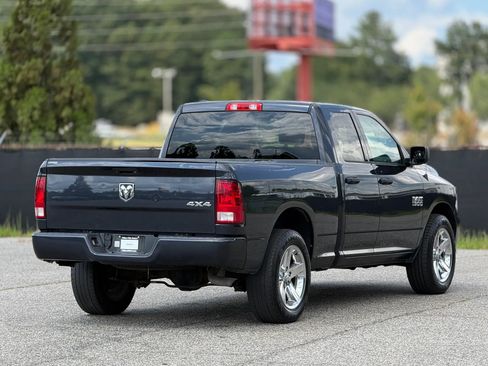 Used 2017 RAM 1500 Express AWD/4WD image 9