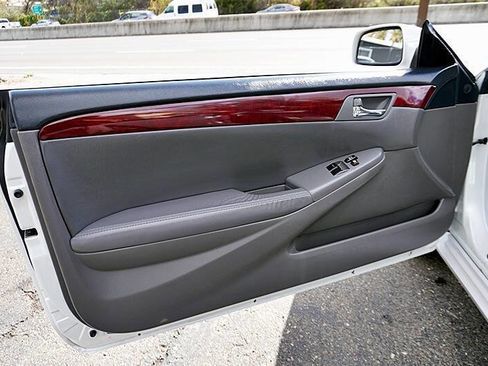 Used 2005 Toyota Solara SLE image 18